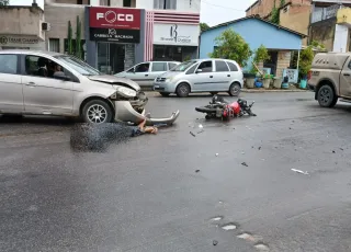 Colisão em cruzamento movimentado deixa motociclista ferido em Itamaraju