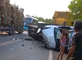 Colisão entre caminhão e SW4 deixa morto na BR-101 entre Teixeira e Itamaraju