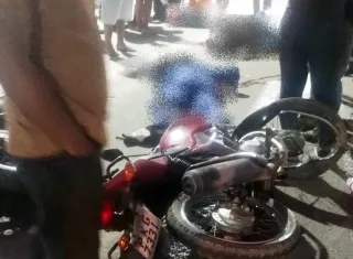 Colisão entre duas motos deixa duas mortes e uma criança ferida na BR-101 em Eunápolis