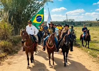 Com bênção na Igreja Matriz, Cavalgada do Vaqueiro celebra tradição em Ibirapuã