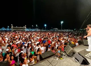 Com show pirotécnico e iluminação especial, o Festival da Virada 2023 em Mucuri foi emocionante