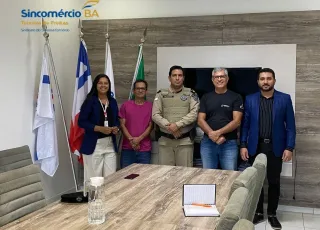 Comandante da 87ª CIPM participa de reunião no Sincomércio e garante reforço na segurança para as festas de final de ano em Teixeira de Freitas