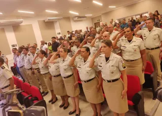 Comandante da 87ª CIPM prestigia solenidade de formatura de novos sargentos em Teixeira de Freitas