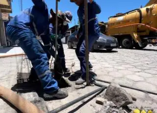 Começa serviços de requalificação das vias para receber o asfaltamento em Mucuri