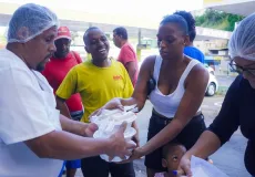 Comida no Prato: programa Bahia Sem Fome começa a distribuir marmitas em Salvador e mais 13 cidades contempladas