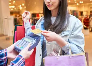 Compras com cartões crescem 35% e movimentam R$ 680 bi no 3º trimestre