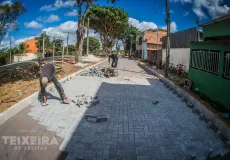 Comunidade da Palhinha ganha nova pavimentação com bloquete intertravado em Teixeira de Freitas