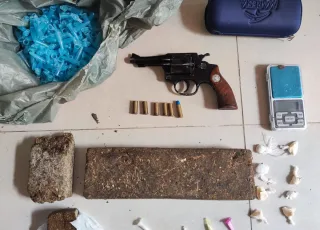 Confronto com a PM deixa um morto e resulta em apreensão de arma e drogas em Eunápolis