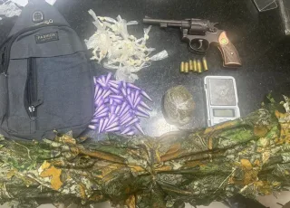 Confronto com a PM em área de mata termina com um morto e apreensão de armas e drogas em Eunápolis