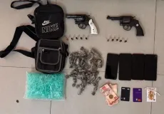 Confronto com a PM termina com dois mortos e apreensão de armas e drogas em Eunápolis.