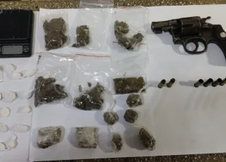 Confronto com a PM termina com suspeito morto e apreensão de drogas em Teixeira de Freitas