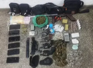 Confronto entre PM e grupo armado termina com seis mortos e apreensão de armas e drogas no sul da Bahia