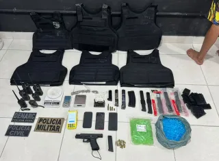 Confronto entre polícia e criminosos armados termina com um morto, dois presos e apreensão de fuzil e pistola em Porto Seguro