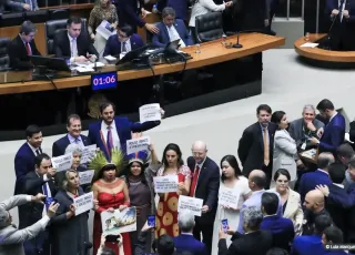 Congresso derruba veto de Lula e mantém marco temporal indígena