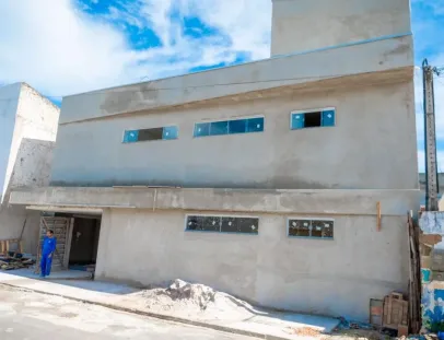 Construção da Escola Jardim Caraípe avança e reforça investimentos na educação em Teixeira de Freitas