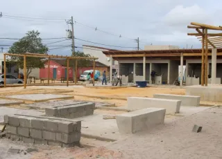 Construção de praça no Ulisses Guimarães em Teixeira de Freitas avança