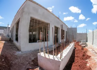Construção de UBS no Redenção chega a 52% e ampliará atendimento na região