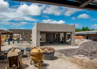Construção em Curso: Nova escola no bairro Ulisses Guimarães avança em Teixeira de Freitas