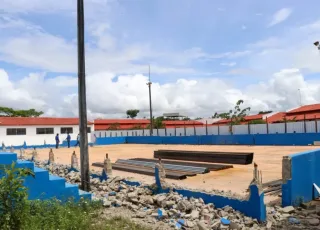 Continua as obras de reforma da Escola Solidariedade em Teixeira de Freitas