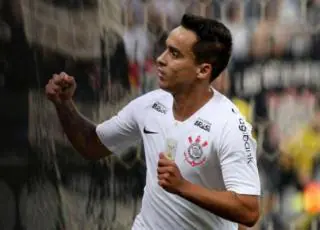 Corinthians vence a 1ª com Loss e volta ao G4 do Brasileiro