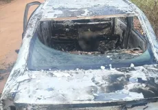 Corpo carbonizado é encontrado dentro de carro em Vera Cruz, na Bahia