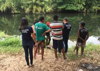 Corpo de homem nu e com golpes de facão é encontrado próximo a Prainha em Teixeira.