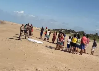 Corpo de jovem é encontrado na praia em Mucuri