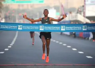 Corredor da Etiópia quebra recorde da Maratona de Dubai