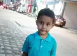 Criança de 5 anos morre após passar mal em escola na Bahia; polícia investiga o caso