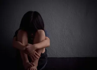 Criança de 6 anos é estuprada, filma crime, e tio-avô é preso