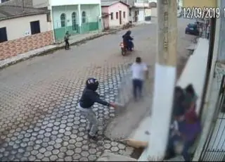 Criança fica no meio de troca de tiros no Espírito Santo