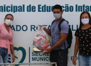 Crianças matriculadas nas creches do município recebem kit de alimentação