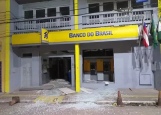 Criminosos explodem Três agências bancárias em   Muritiba, próximo a Salvador