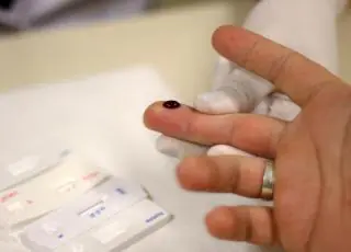 CTA realiza testagem gratuita de Hepatite C e HIV na Travessa 15 de novembro neste sábado (02)