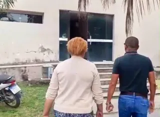 Cuidadora é presa em Eunápolis após desviar cerca de R$ 100 mil de idosa acamada para jogar no tigrinho