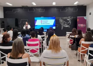 “Cuidar de quem cuida: Sebrae reúne profissionais para fortalecer práticas inclusivas em Teixeira de Freitas”