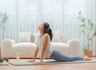 Da TPM à menopausa: como o yoga apoia a saúde da mulher  