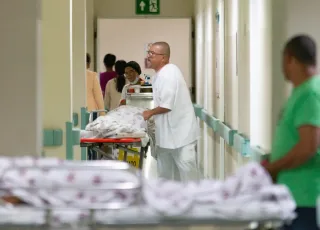 Dados do TCE e expansão da rede estadual contrariam discurso de ACM Neto sobre regulação na Bahia