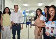 De aluno a prefeito: emoção marca entrega da nova Escola Recreio em Teixeira de Freitas