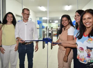 De aluno a prefeito: emoção marca entrega da nova Escola Recreio em Teixeira de Freitas