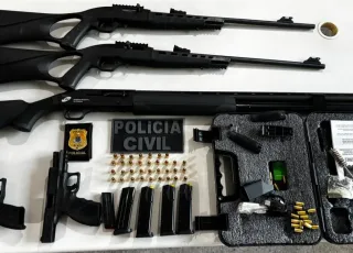 DEAM de Porto Seguro apreende cinco armas de fogo em operação após denúncia de violência doméstica