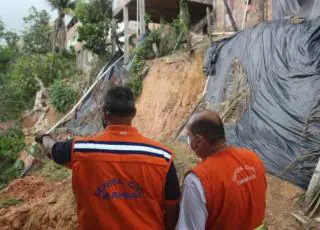 Defesa Civil alerta população de Itamaraju em áreas de risco