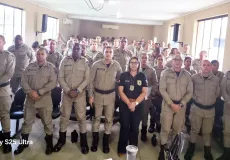 Delegada da DEAM, Dra Valéria Fonseca, ministra palestra para alunos do 13º BEIC