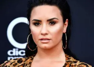 Demi Lovato estaria saindo com um traficante, revela site