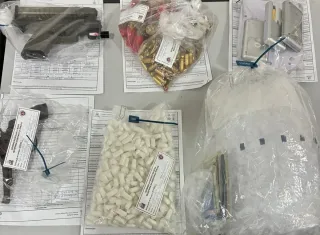 Denúncia anônima: Homem é preso com armas e grande quantidade de cocaína em Itamaraju