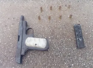 Denúncia de agressão termina com homem preso e pistola apreendida em Ibirapuã