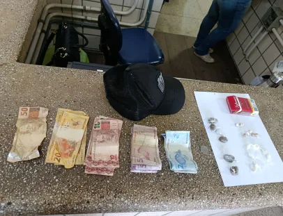 Denúncia termina em prisão de casal e apreensão de drogas em Teixeira de Freitas