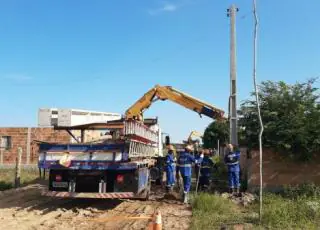 Depois de 10 anos a energia elétrica está chegando ao bairro 1º de Maio em Mucuri