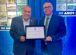 Deputado Sandro Régis recebe título de cidadão de Ipiaú 