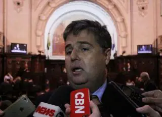 Deputados faltam a diplomação no Rio por estarem presos